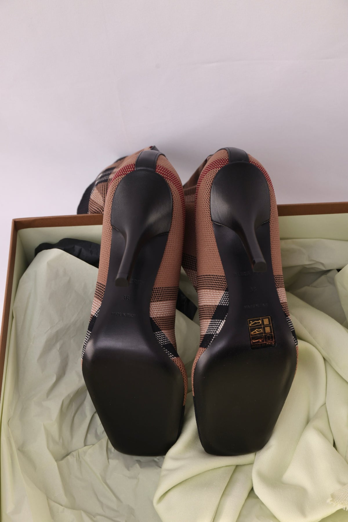 Burberry Shoes 39 Signature vintage check print 105mm heel